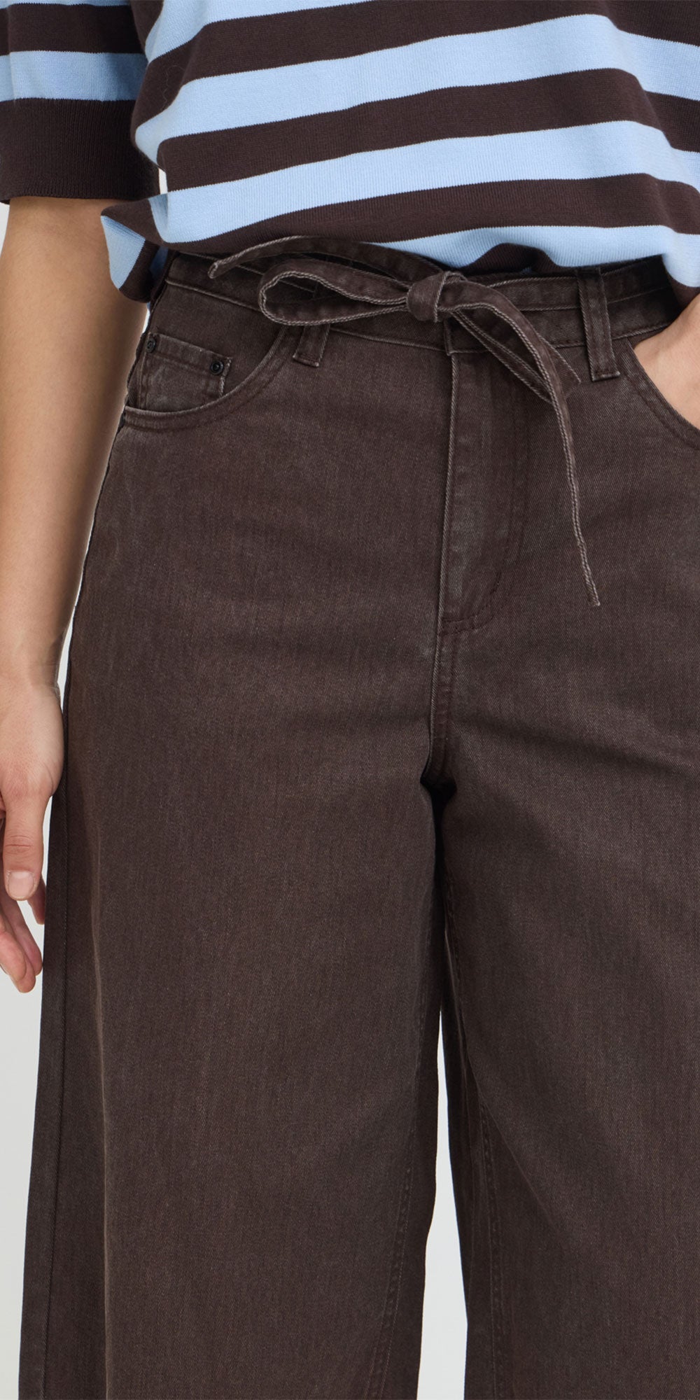 B.Young Tie Detail Jorts, washed chocolate
