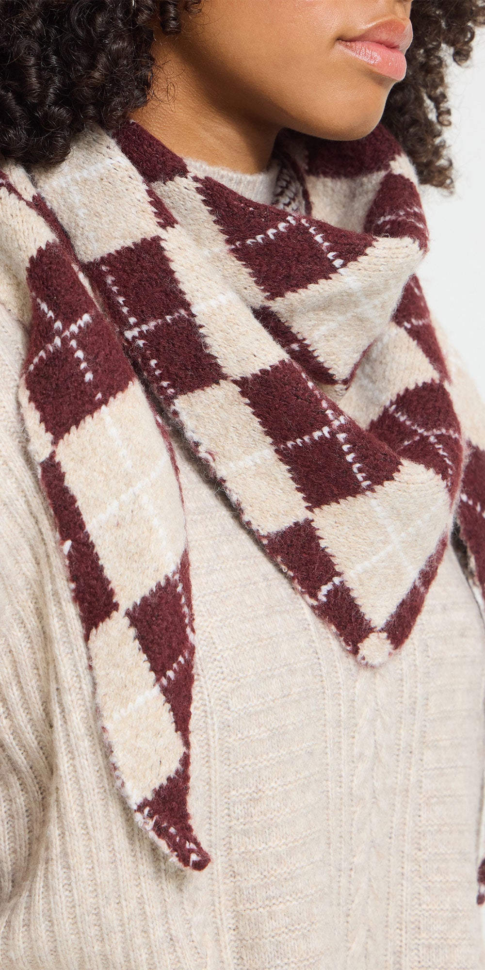 Ichi Argyle Triangle Scarf, burgundy/oatmeal