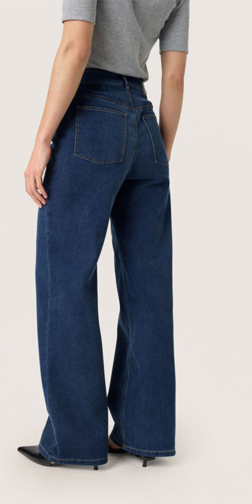 Soaked Seamed Straight Jeans
