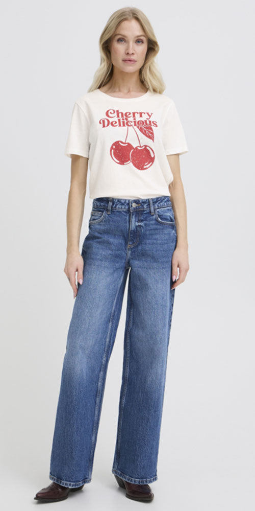 B.Young Cherry Tee