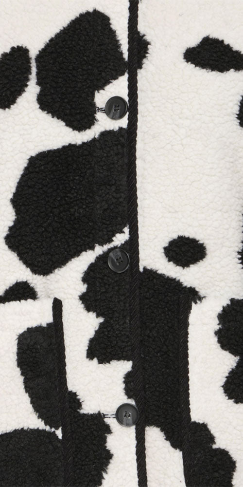 B.Young Fleecy Cow Jacket