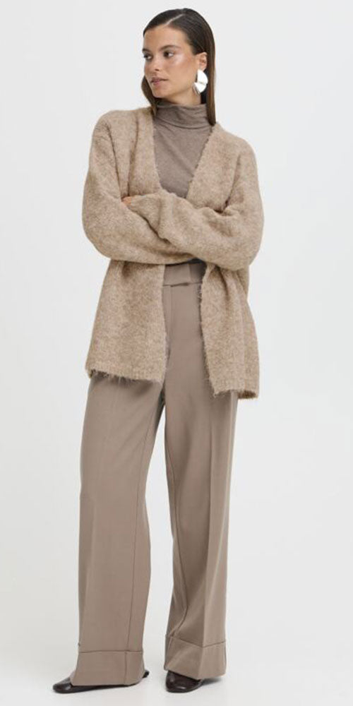 B.Young Miller Cardy, hummus