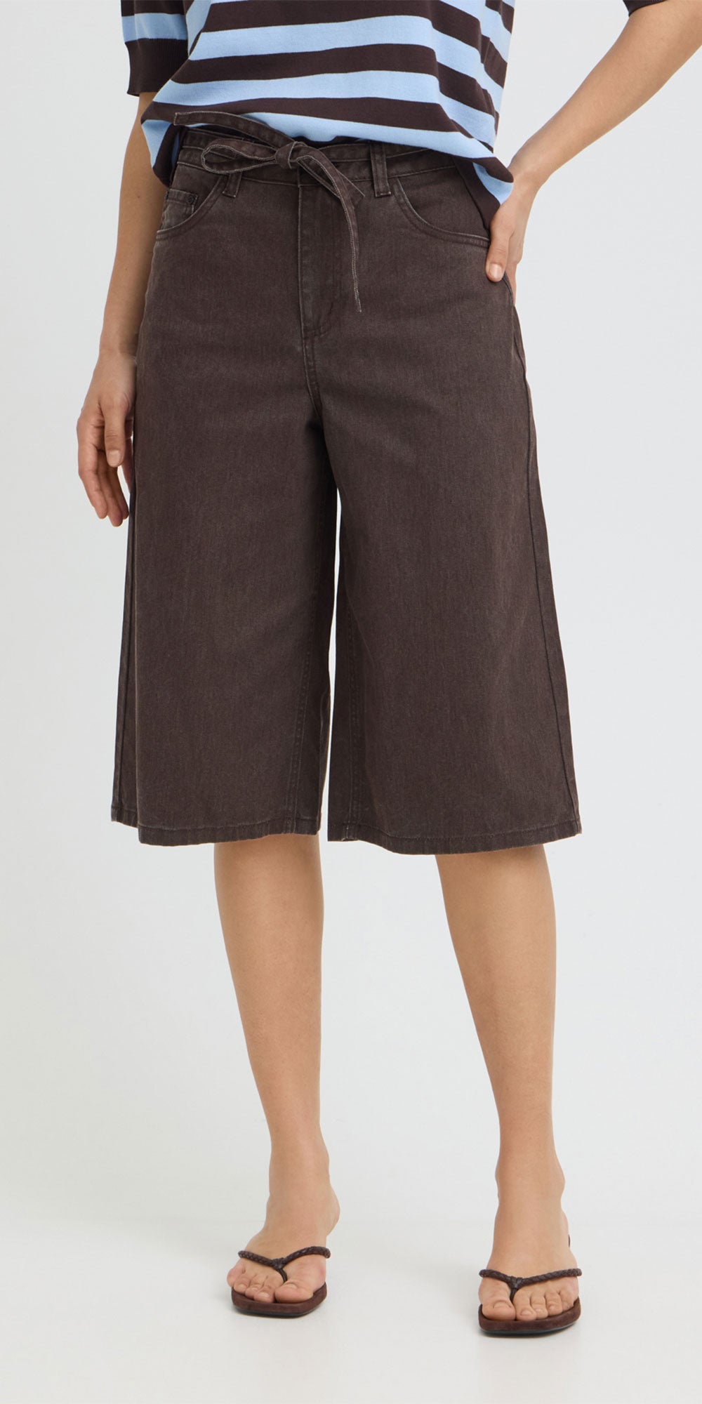 B.Young Tie Detail Jorts, washed chocolate