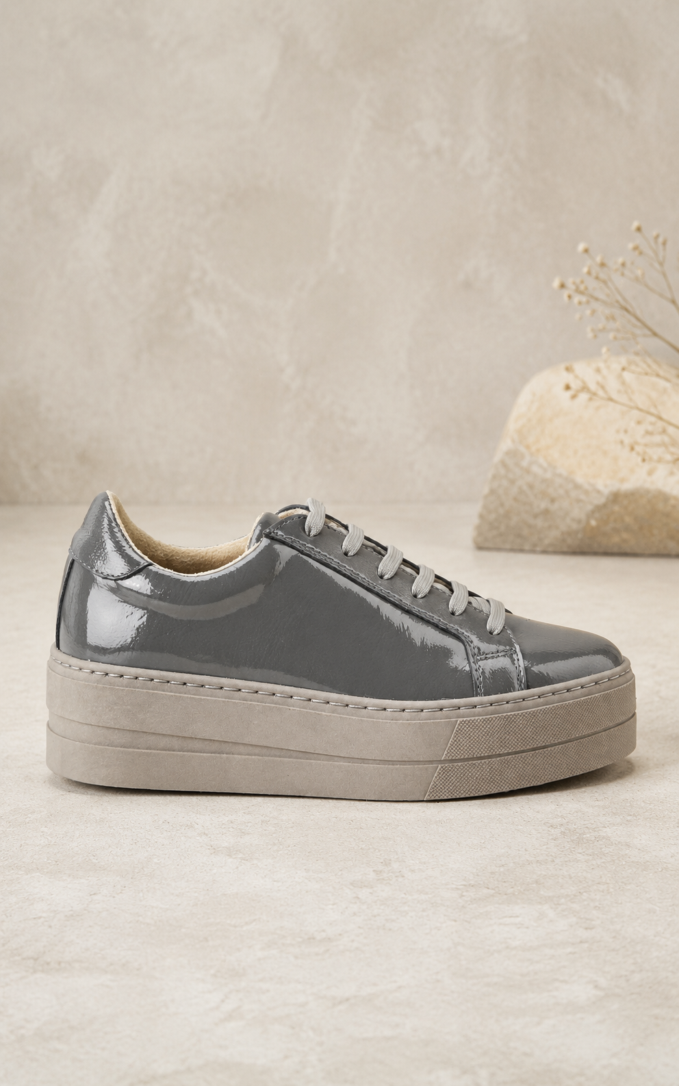 Bos & Co. Maya, dark grey patent