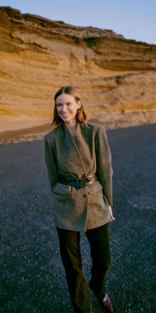 B.Young Wide Waist Belt