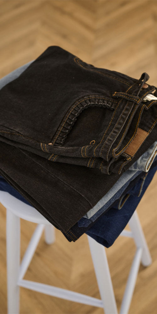 Cream Self Belted Barrel Jeans, black wash