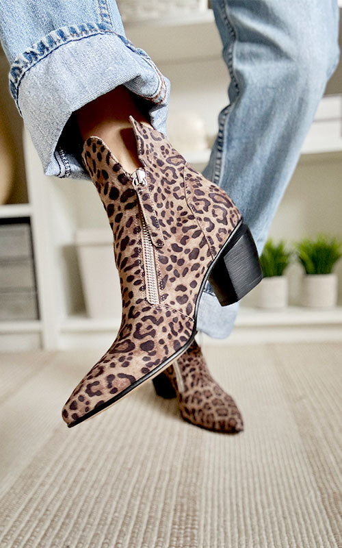 Django & Juliette Jazzy, leopard