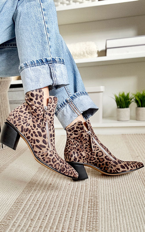 Django & Juliette Jazzy, leopard