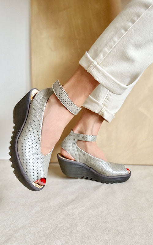 Fly London Yala Perf, silver