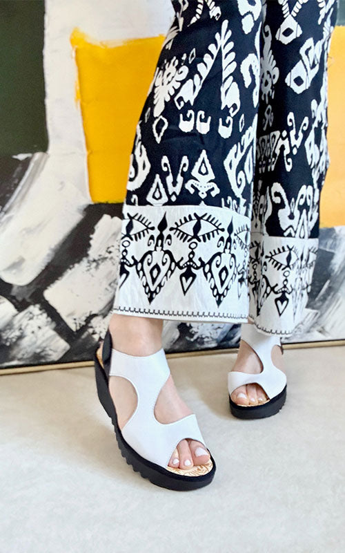 Fly London Yoxa, white/black
