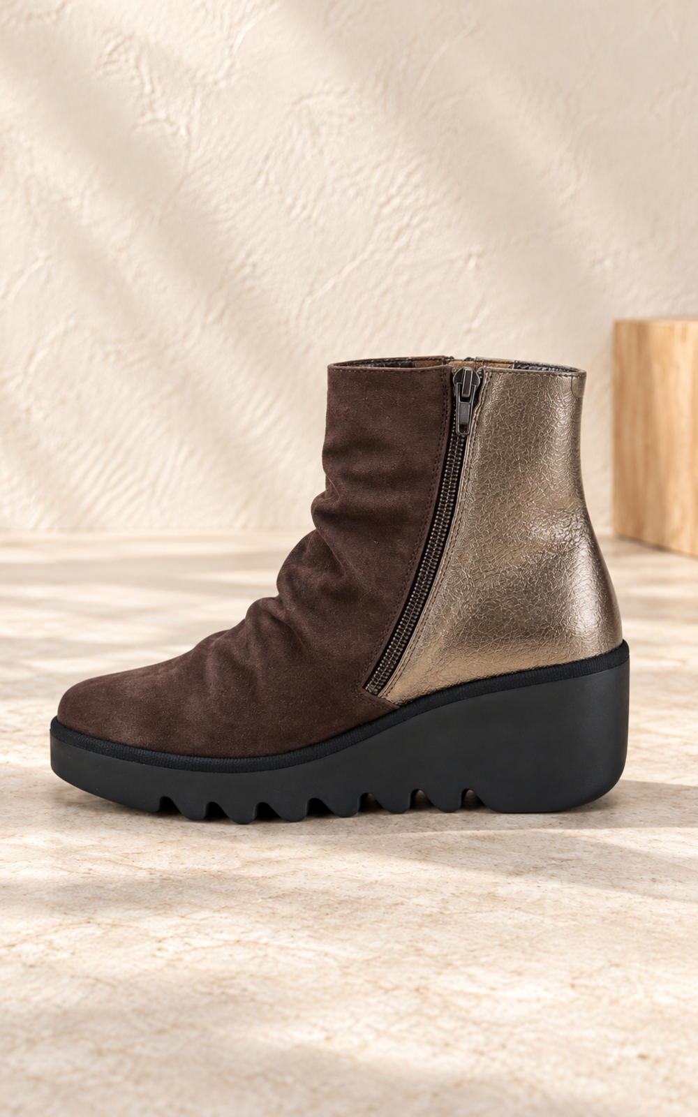 Fly London Baan, brown/gold