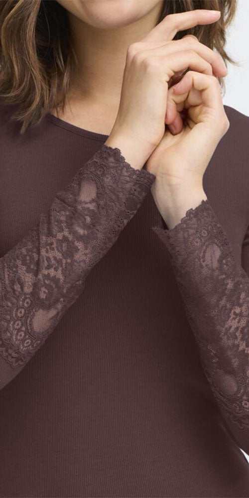 Fransa Lace Cuff Tee, dark burgundy