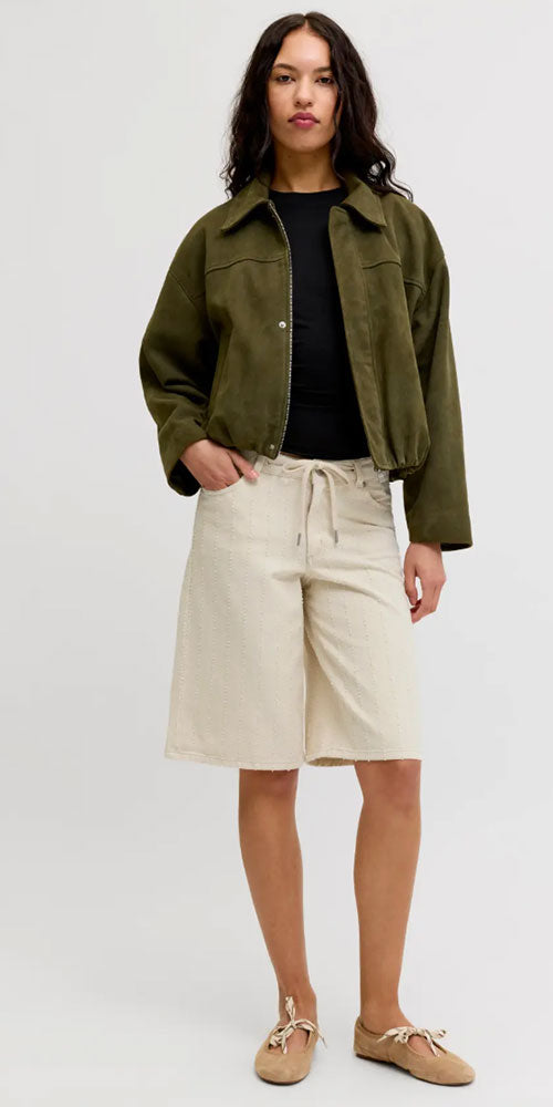 JJXX Textural Stripe Bermuda Shorts, ecru denim
