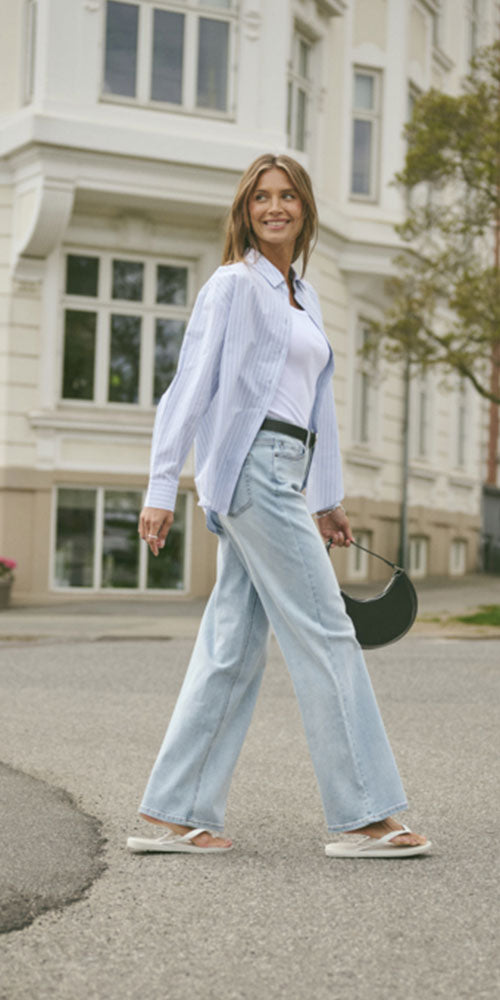 Kaffe Classic Wide Leg Jeans, light wash