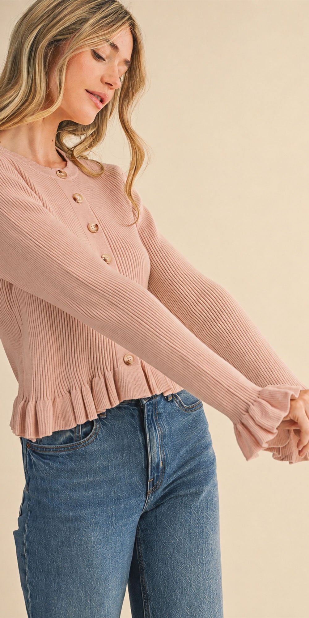 Ruffle Hemmed Ribbed Cardy, mocha