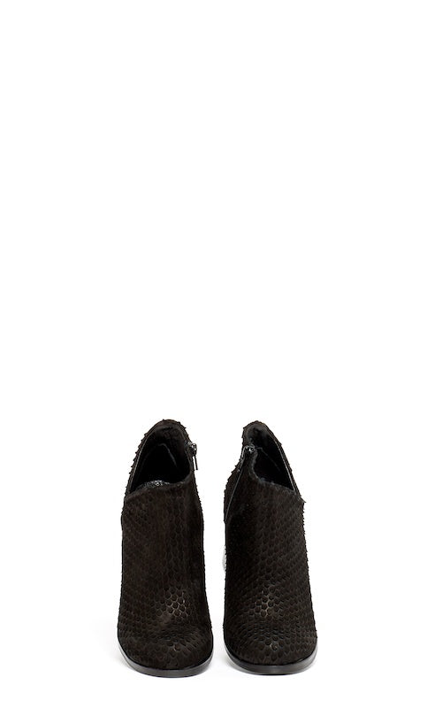 Bueno Nagi, black