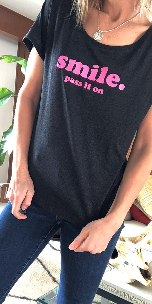 Bergstrom "Smile" Dolman Tee, charcoal/neon pink